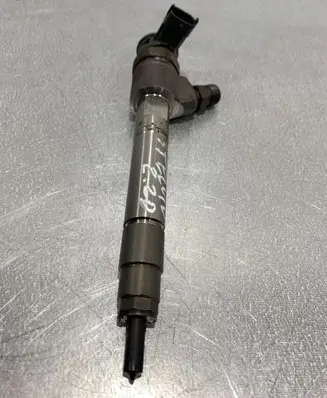Alfa Romeo Stelvio Fuel injector 0445110674