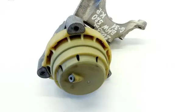 BMW 5 G30 G31 G38 Engine mount bracket 6883513 688351302