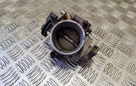 Volkswagen PASSAT B4 Throttle valve 02A1249 037061AP 044907385A