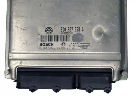 Volkswagen PASSAT B4 Engine control unit/module 8D0907558G