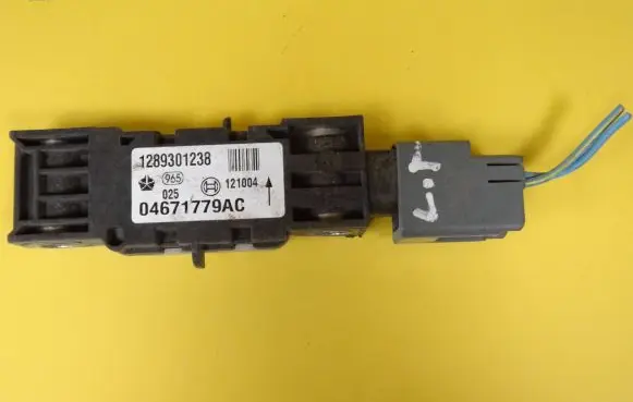 Chrysler PT Cruiser Airbag deployment crash/impact sensor 04671779AC