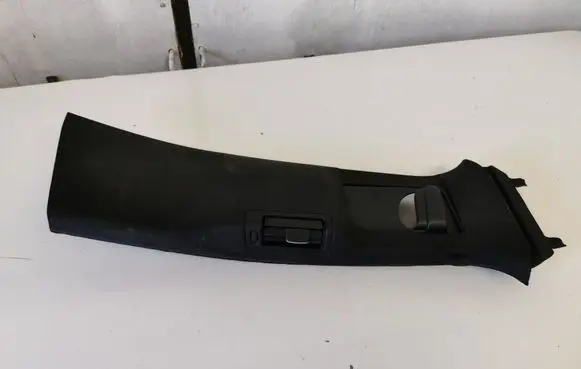 Volvo XC60 Seat belt trim 31479434
