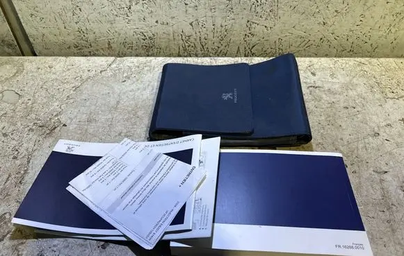Peugeot 2008 I Owners service history hand book 