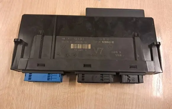 BMW 5 F10 F11 Comfort/convenience module 9286943 2686084454 10681810