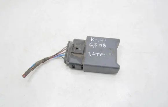 Volkswagen Golf VII Fuel injection pump control unit/module 5Q0906093A 1423003129