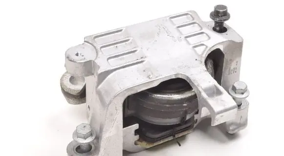 Volvo XC40 Engine mounting bracket 32139920