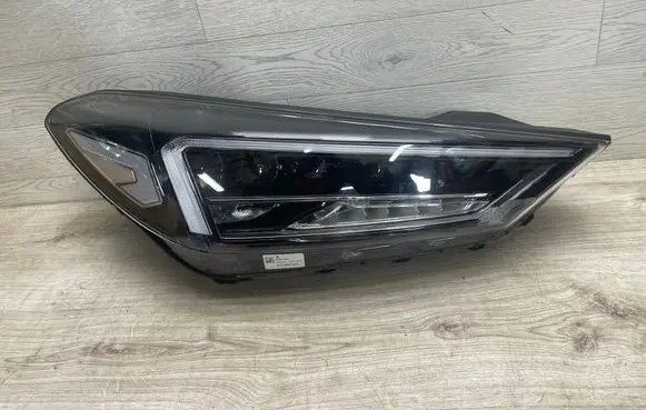 Hyundai Tucson TL Headlight/headlamp D792121C20