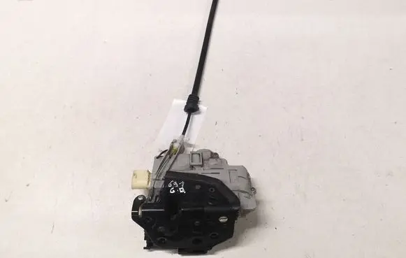 Volkswagen PASSAT B6 Rear door lock 3C4839016A