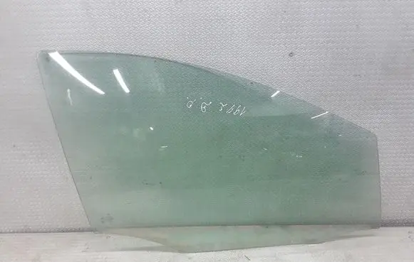 Mercedes-Benz A W169 Front door window glass four-door