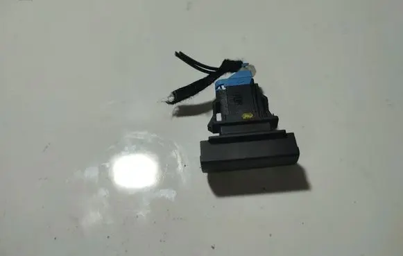 Passenger airbag on/off switch