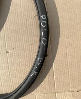 Volkswagen Polo VI Rubber seal front coupe door P0L0