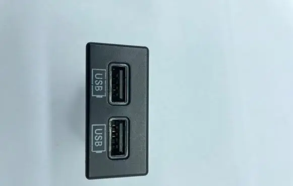 Dodge Charger USB socket connector 68253158AA 68253158 61571C2998