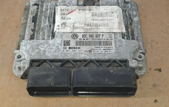 Volkswagen Scirocco Engine control unit/module 03C906027F 0261S04347