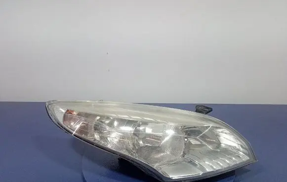 Renault Megane III Headlight/headlamp 260100017R