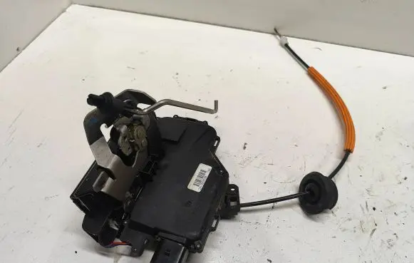 Audi A4 S4 B6 8E 8H Rear door lock 8E0839016C PA66307G