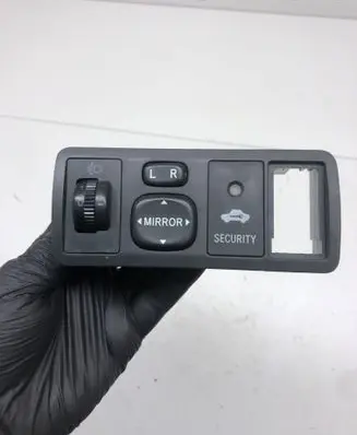 Toyota Corolla E120 E130 Wing mirror switch 183574