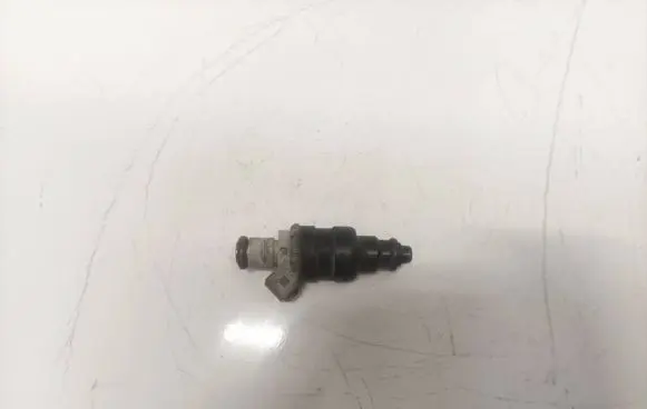 Audi A4 S4 B5 8D Fuel injector 078133551d