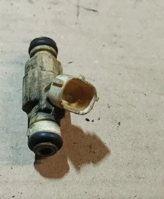 Hyundai Coupe Fuel injector 3531023600