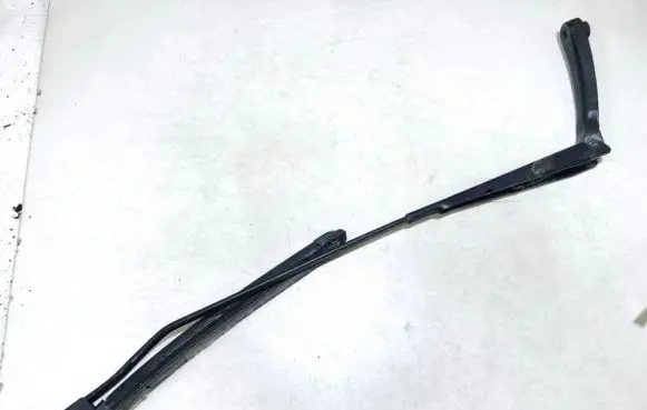 Citroen Berlingo Front wiper blade arm 962101478b