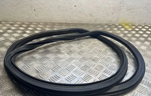 Audi Q5 SQ5 Front door rubber seal 80A831721