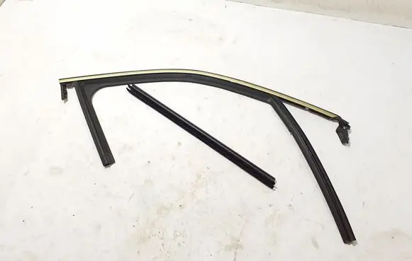 Renault 5 E-Tech Front door rubber seal 803302482R