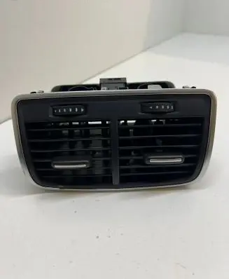 Rear air vent grill