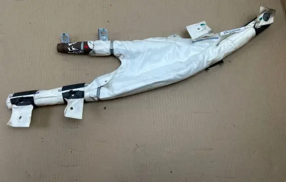 Tesla Model X Roof airbag P632792701DD003