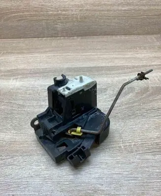 Renault Clio II Front door lock