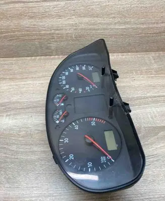 Volkswagen PASSAT B5 Speedometer (instrument cluster) 3B0919881 110008794