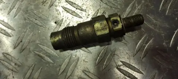 Nissan Sunny Fuel injector 71b1361 71-b1361