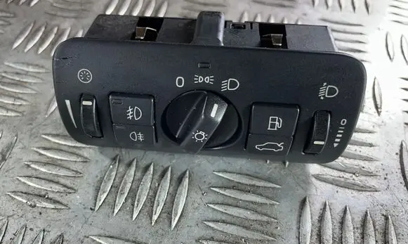 Volvo V70 Light switch 30739415