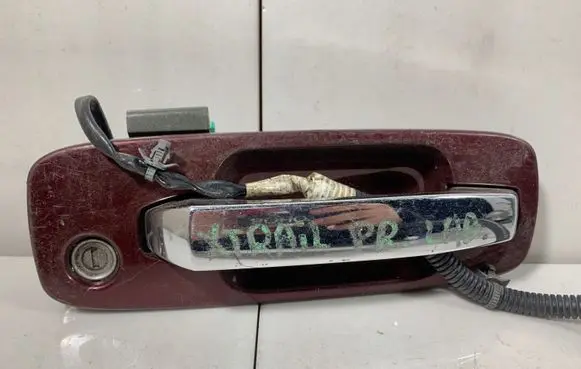 Nissan X-Trail T30 Front door check strap stopper