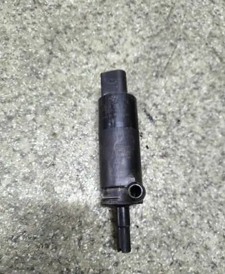 BMW 3 E46 Headlight washer pump 8377613 57786310 10030503