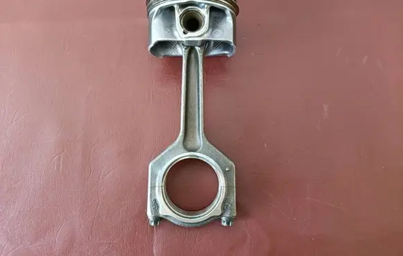 BMW M2 F87 Piston with connecting rod 7624408 11247624408 8629946