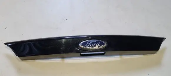 Ford Focus Front bumper upper radiator grill