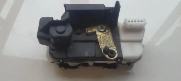Peugeot 607 Rear door lock
