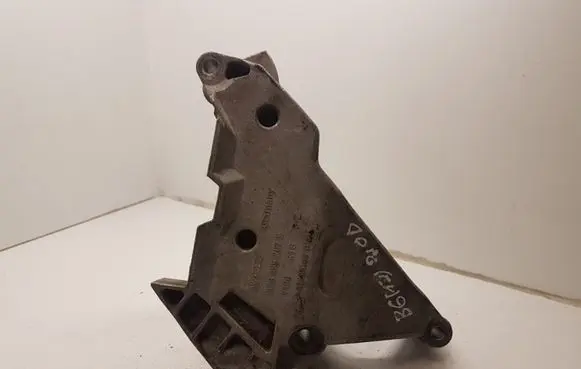 Volkswagen PASSAT B6 Engine mounting bracket 03G199207E
