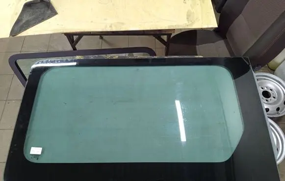 Renault Master III Rear side window 43R001583S1