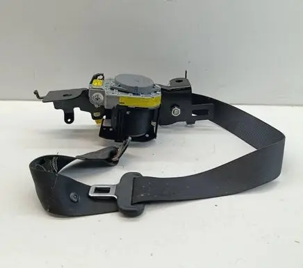 Subaru Outback (BS) Rear seatbelt 0643417