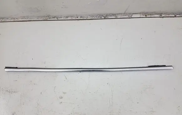 Ford Kuga I Front door glass trim molding