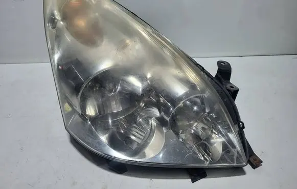 Toyota Corolla Verso AR10 Headlight/headlamp 001068498 3124