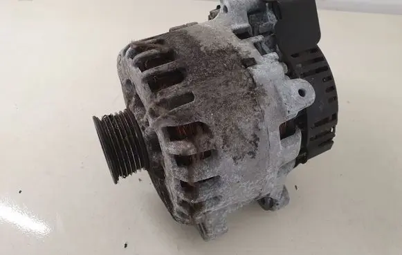 Citroen C4 Cactus Generator/alternator 9674646180