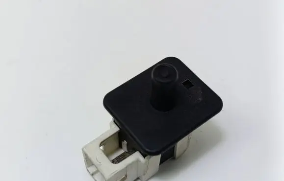 Mercedes-Benz E W211 Front door sensor coupe 2028209410