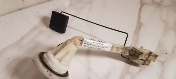 Mercedes-Benz E W210 In-tank fuel pump A2105424017 221838001020