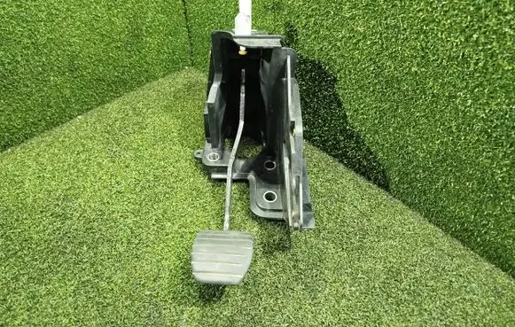 Renault Master III Brake pedal 180107523R 8200672233 465105948