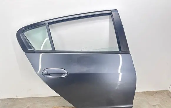 Honda Insight Rear door