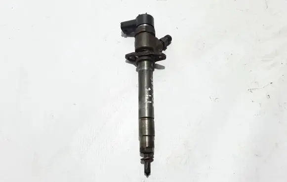 Volvo S60 Fuel injector 8658352
