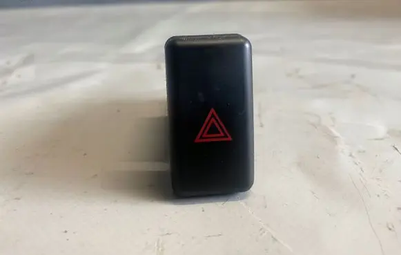 Mazda 3 I Hazard light switch 03750330