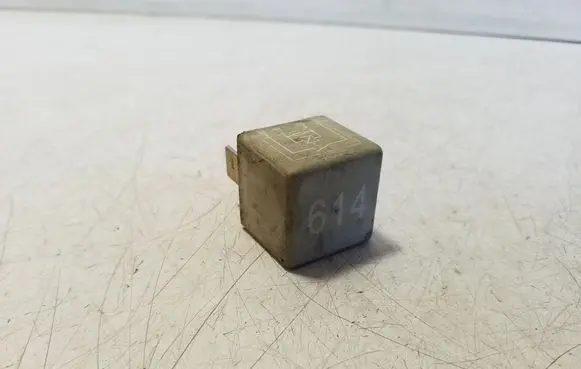 Audi A6 S6 C6 4F Other relay 8E0951253