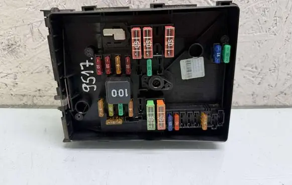 Skoda Yeti (5L) Fuse box set 1K0937125D 1K0937118